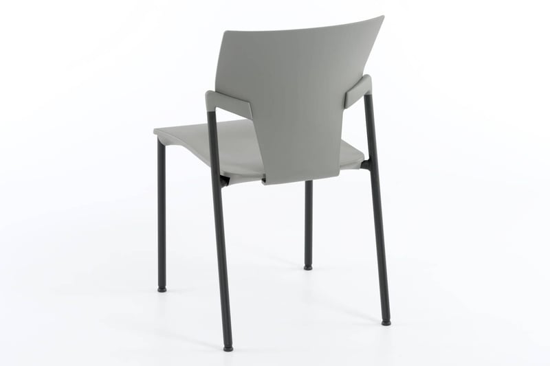 Die Rückenlehne des Stapelstuhl Vegas ist aus pflegeleichtem Kunststoff gefertigt