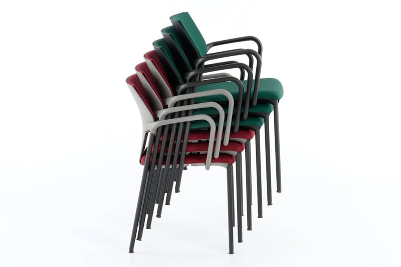 Unser Vegas AL SP RP lässt sich trotz Armlehnen und Polster stapeln