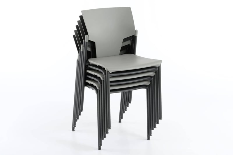 Unsere Vegas Stühle sind leicht stapelbar